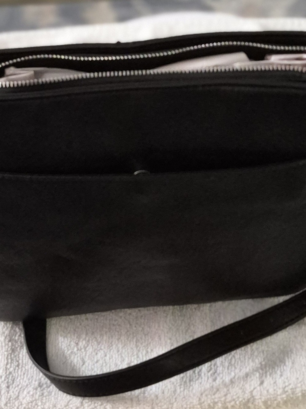 Rosetti Black Faux Leather Crossbody Bag - Picture 6 of 7